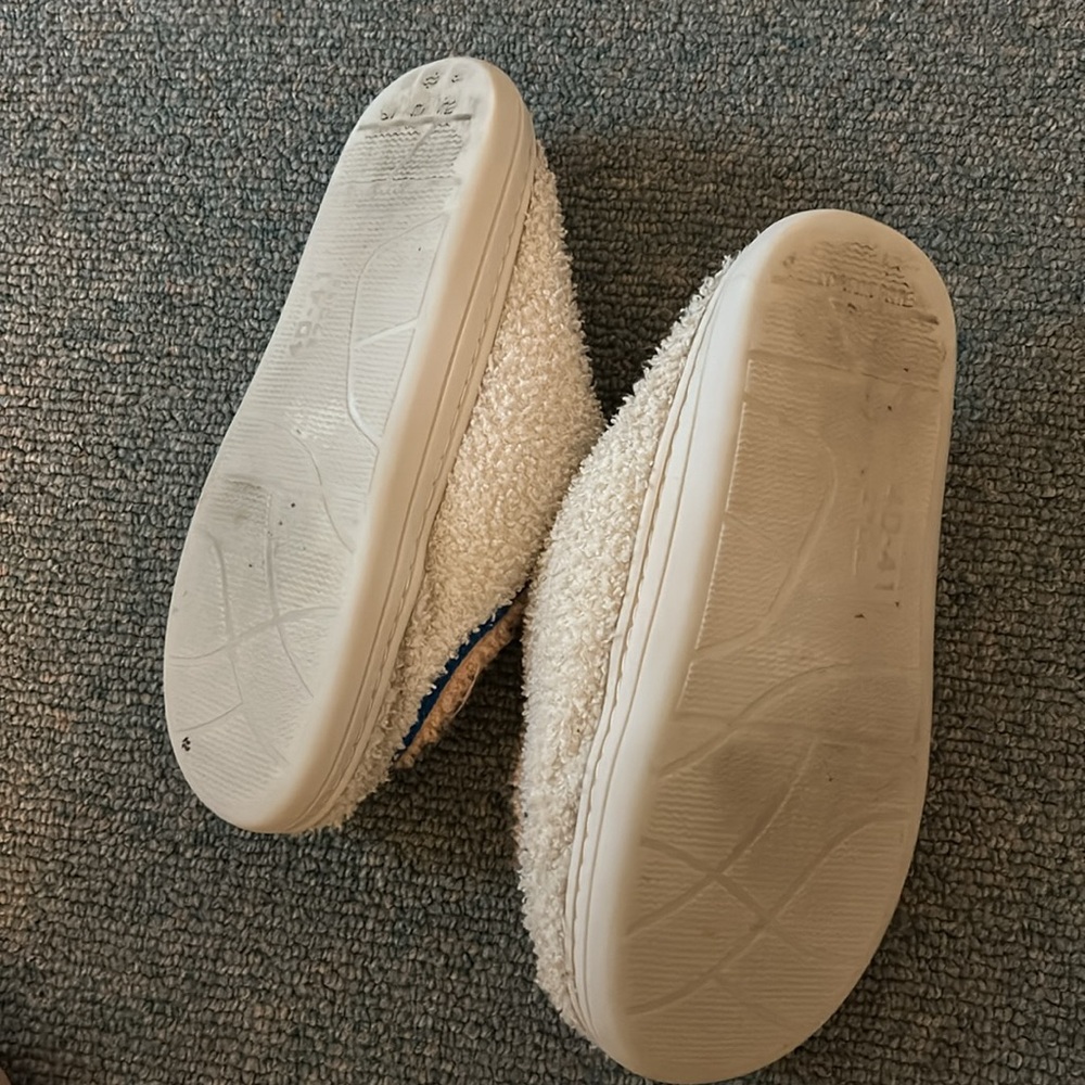 Slippers - Picture 4 of 4